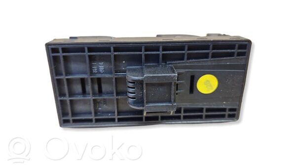 rrr-part-660-f431bc98f3e5e9a0c3bebaec7f310044 Audi A6 S6 C6 4F Electric window control switch