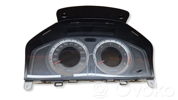 rrr-part-74-7c731c2d63be28f37bc0533af7f648f4-1 Volvo XC60 Speedometer (instrument cluster)
