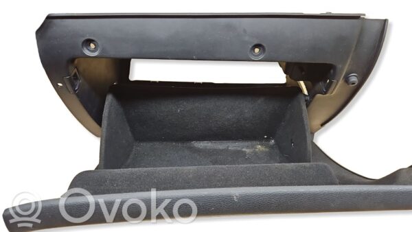 rrr-part-756-f13c599020668a0c17311b5376d426ad Jeep Grand Cherokee Glove box