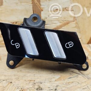 rrr-part-2019-d5155e2dc5aa060cb715d5bee0907993 Mercedes-Benz S W221 Kesklukustuse nupp