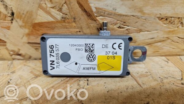 Volkswagen Touareg I Aerial antenna amplifier