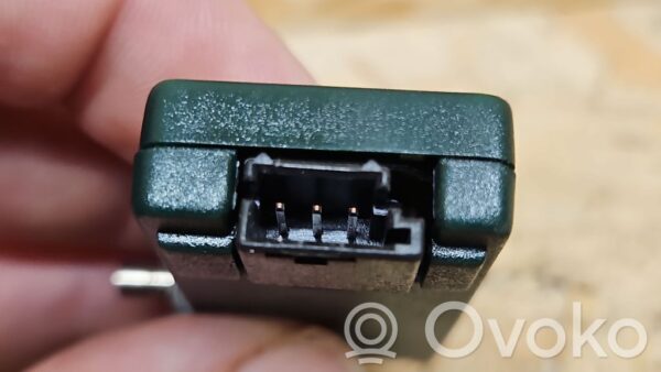 Volkswagen Touareg I Aerial antenna amplifier