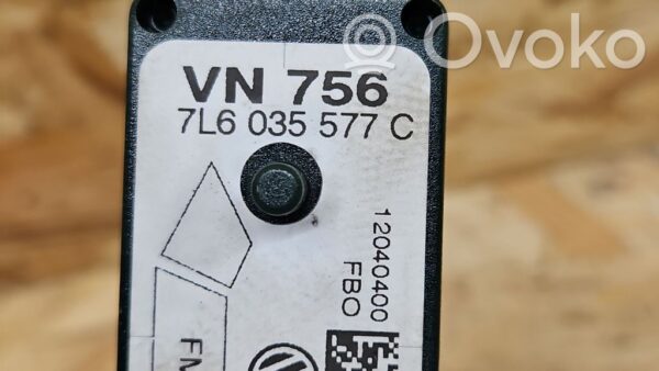 Volkswagen Touareg I Aerial antenna amplifier