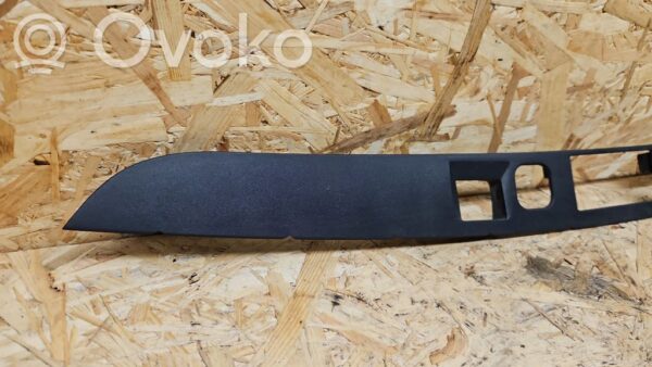 rrr-part-2151-9d5ec0255c3e9493012507c492bc5def-1 Mercedes-Benz S W221 Tailgate trim