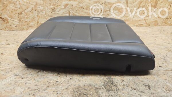 Volkswagen Touareg I Rear seat