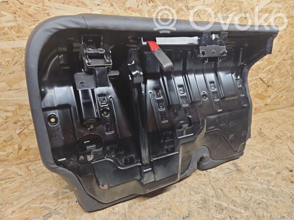 Volkswagen Touareg I Rear seat