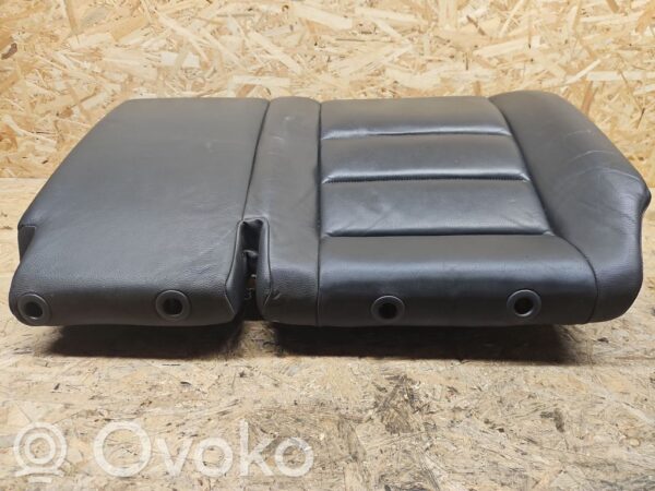 Volkswagen Touareg I Rear seat