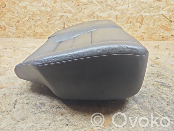 Volkswagen Touareg I Rear seat