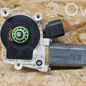 rrr-part-2183-da4a110c9e5c869a9064e3461a48ebe1 BMW 5 E60 E61 Esiukse aknatõstuk koos mootoriga