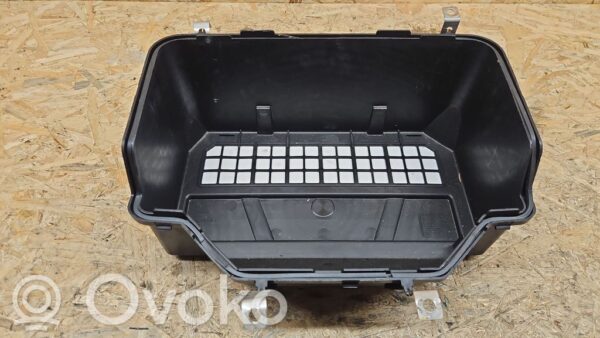 Volkswagen Touareg I Battery box tray