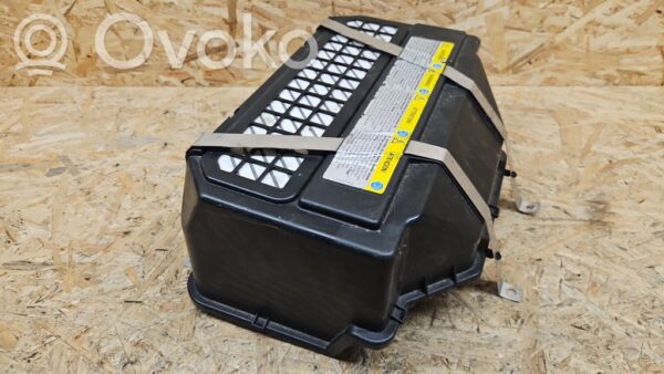 Volkswagen Touareg I Battery box tray