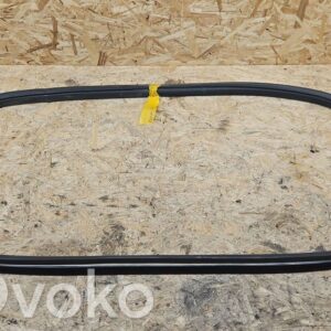 rrr-part-2205-5cf4d9f5551c097a13e395dd97a6aa65 Jeep Grand Cherokee Tagaluugi akna/klaasi kummitihend