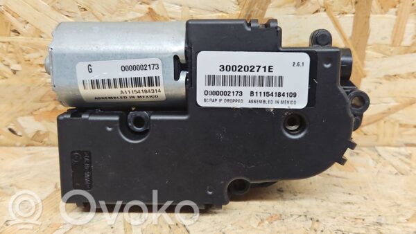 rrr-part-2231-2465f4017de47c3fbd94f4139f1272ae Jeep Grand Cherokee Katuseluugi mootor/ajam