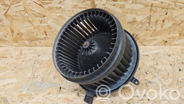 rrr-part-2240-fc22701d3f8b0cd35f5926a5506e70f6 Jeep Grand Cherokee Kütteseadme ventilaator/puhur