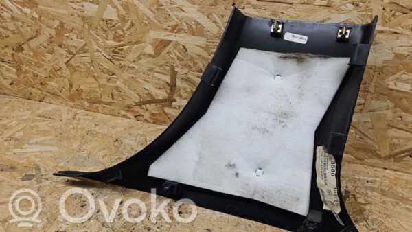 rrr-part-2263-38e785523e50ae3f027a046d96fd11f4 Jeep Grand Cherokee (B) pillar trim (bottom)