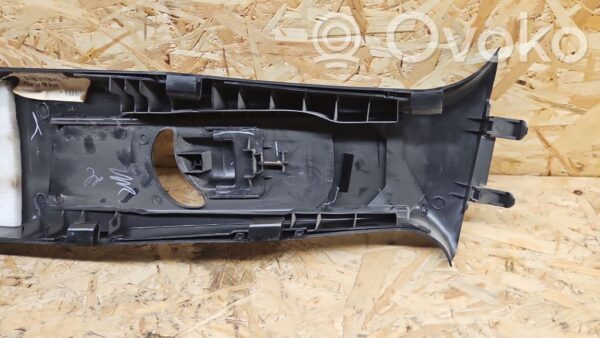 rrr-part-2264-219ffb7adfcfb4a6c7b2819192a24e6f Jeep Grand Cherokee (B) pillar trim (top)