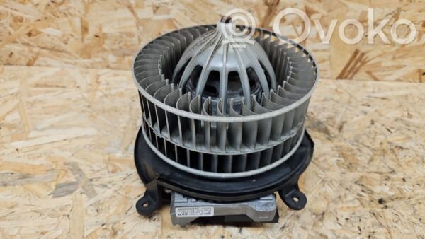 rrr-part-2318-4b64f5811097fc5b1792d8e1d392631a Mercedes-Benz CLS C219 Kütteseadme ventilaator/puhur