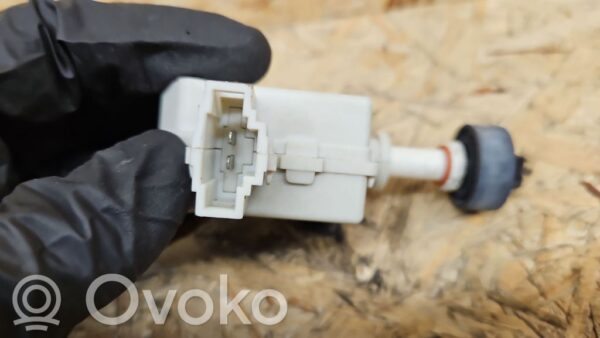 rrr-part-2379-8083d9d10126344987a0ae8f28485938 Audi A6 S6 C6 4F Fuel tank cap lock motor
