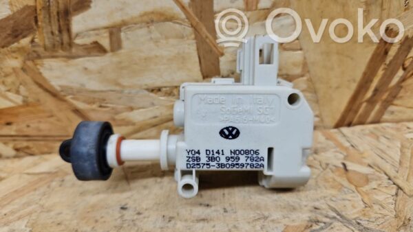 rrr-part-2379-8694509eb9b3158009098b9fca8be4b3 Audi A6 S6 C6 4F Fuel tank cap lock motor