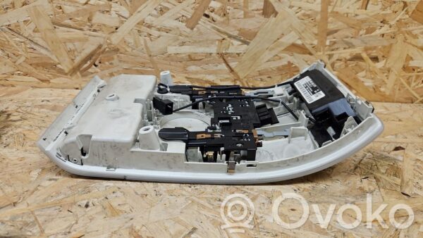 Audi A6 S6 C6 4F Esiistme valgusti
