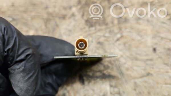 Audi A6 S6 C6 4F Aerial antenna amplifier