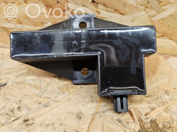 Audi A6 S6 C6 4F Aerial antenna amplifier