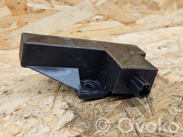 Audi A6 S6 C6 4F Aerial antenna amplifier