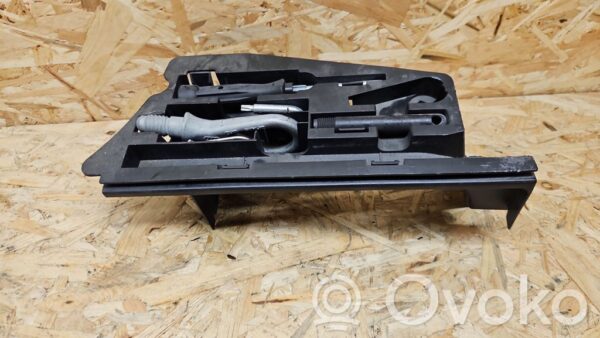 rrr-part-2434-b01a7357b660fdf88d36a9768f2e7d0a Audi A6 S6 C6 4F Tool box