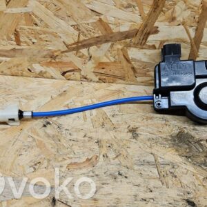 Lexus IS 220D-250-350 Fuel tank cap lock