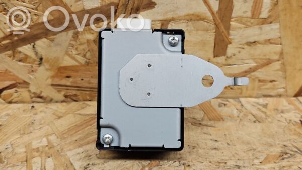 rrr-part-2448-08894c7c24fee667e703dd2fb8b5a18d Lexus IS 220D-250-350 Door control unit/module