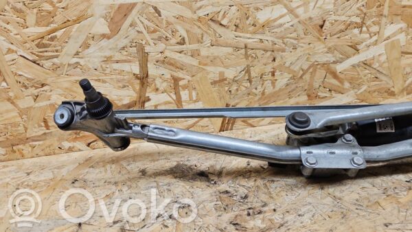 BMW 3 E90 E91 Front wiper linkage and motor
