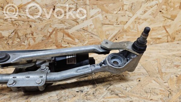 BMW 3 E90 E91 Front wiper linkage and motor