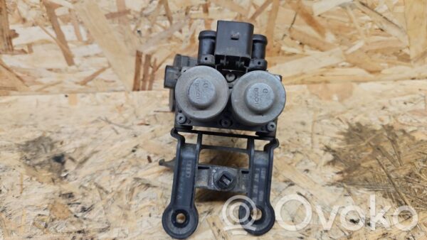 Audi A6 S6 C6 4F Coolant heater control valve