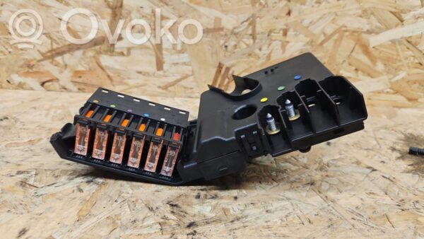 rrr-part-2537-d3b012fb8a483da742d8c9fb930120a2 Mercedes-Benz CLS C219 Fuse module