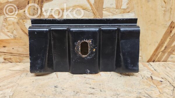rrr-part-2562-464795326857cbddb7b7071a81cd9d31 Mercedes-Benz CLS C219 Aku kronstein