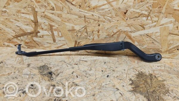 Mercedes-Benz CLS C219 Front wiper blade arm