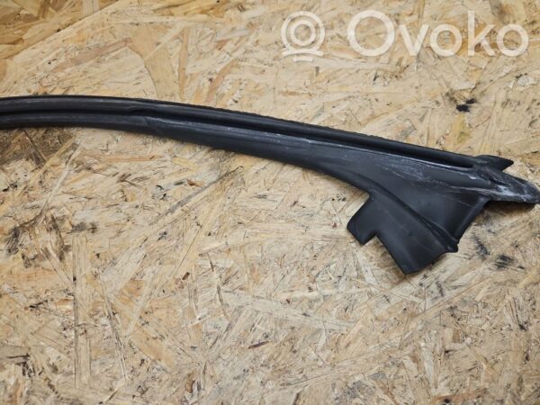 Mercedes-Benz CLS C219 Front door rubber seal
