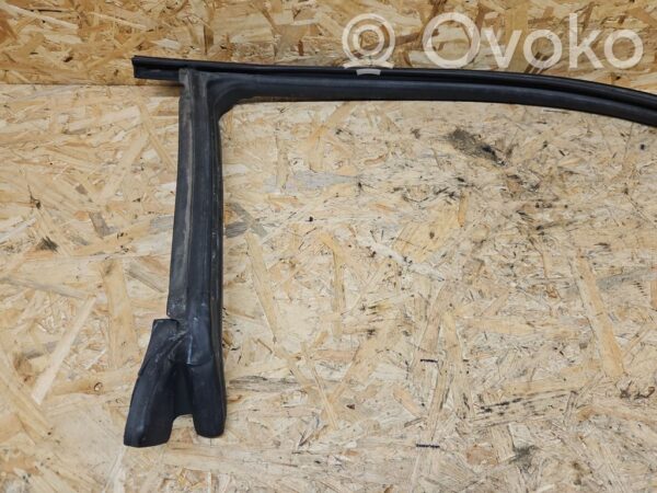 Mercedes-Benz CLS C219 Front door rubber seal