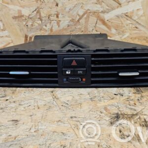 rrr-part-2611-268473fe4142b082b1628b01712b2ab9 BMW 3 E90 E91 Armatuurlaua keskmise õhutusava võre