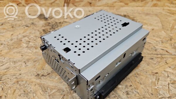 Volvo V70 Radio/CD/DVD/GPS head unit