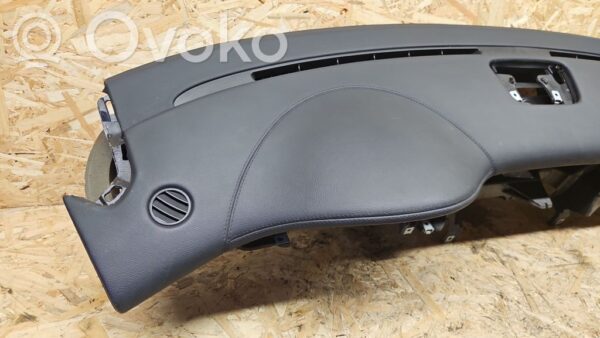 rrr-part-2660-54ca0f2c85860fe74048b14677194de8 Mercedes-Benz CLS C219 Armatuurlaud