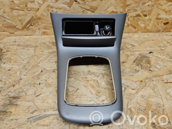 rrr-part-2724-9ef8eeacca3f17a868169aead0582384 Toyota Avensis T250 Ashtray (front)