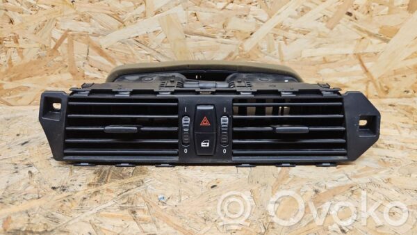 BMW 5 E60 E61 Dash center air vent grill