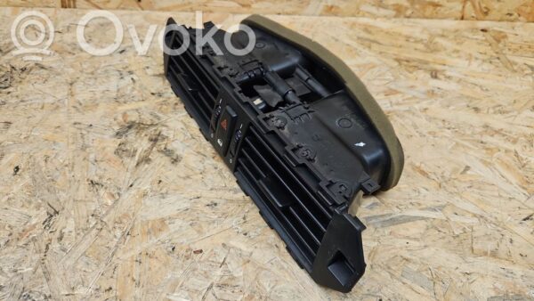 BMW 5 E60 E61 Dash center air vent grill