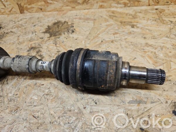Toyota Avensis T250 Front driveshaft