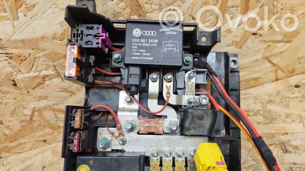 rrr-part-2802-1b4a87b85297c644bbb7f7619a502628 Volkswagen Touareg I Fuse module
