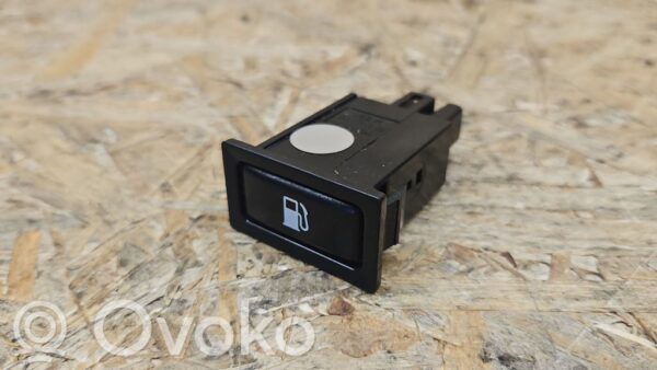 rrr-part-2809-2d74bf606ebbfd43c93124c76e89e8f4 Toyota Avensis T250 Fuel tank opening switch