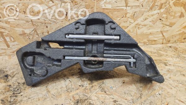 rrr-part-2813-3ddbc57f4e12d4d3f0c3c4c8e3277b75 Volkswagen Touareg I Tool set
