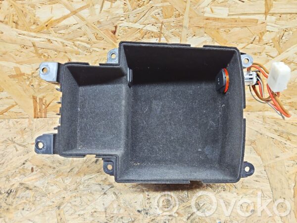 Audi S5 Glove box central console