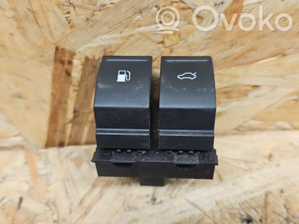 rrr-part-2945-1a9480de9bbb7573ad8337557a90ee22 Volkswagen Touareg I Kütuseluugi lüliti